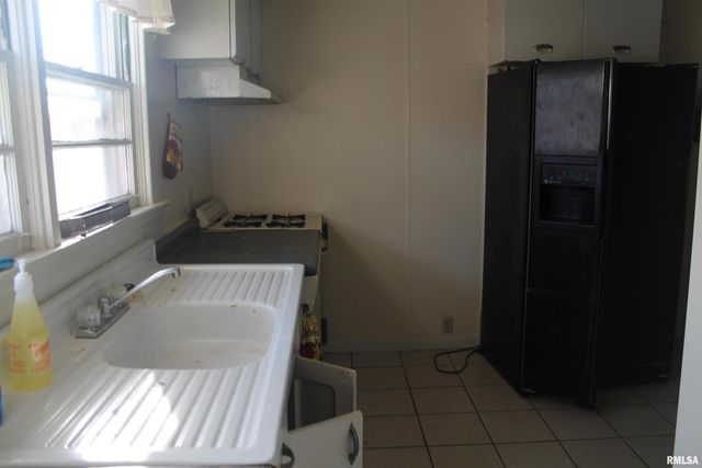 511 S ASH Street 3, Carbondale, IL 61901