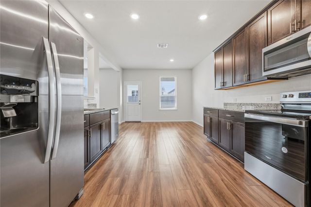 316 Stone Water LN, Jarrell, TX 76537
