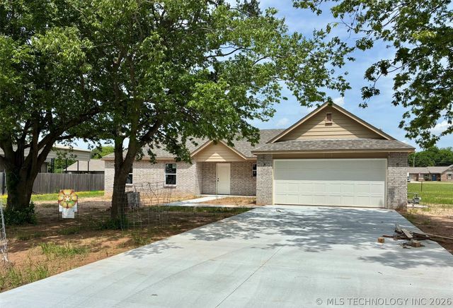 504 NW 7th Street, Wagoner, OK 74467