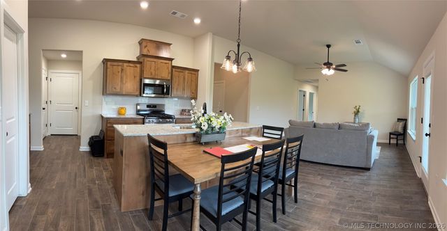 504 NW 7th Street, Wagoner, OK 74467