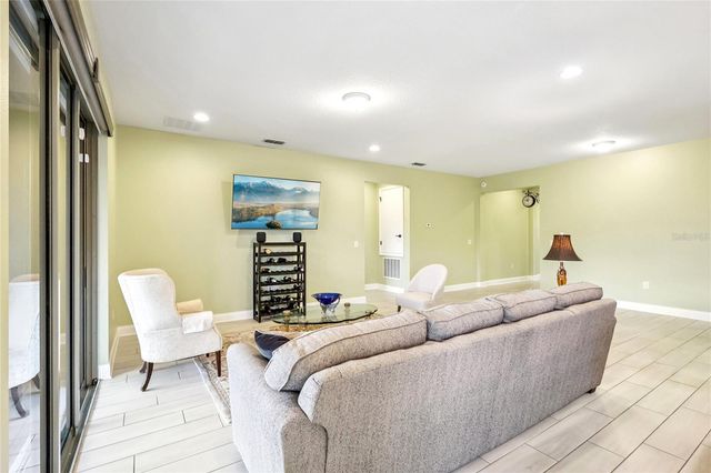 2393 PANORAMIC CIRCLE, Apopka, FL 32703