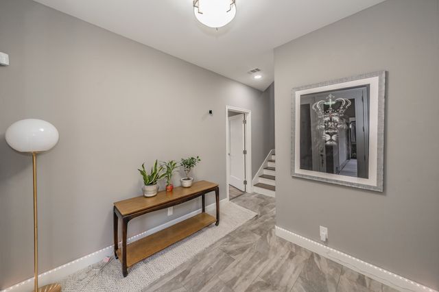 1717 Annex Avenue 302, Dallas, TX 75204