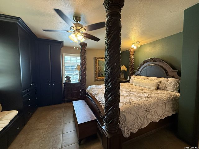 103 MISTY BND, Floresville, TX 78114