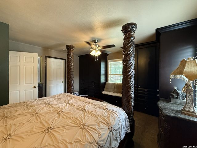 103 MISTY BND, Floresville, TX 78114