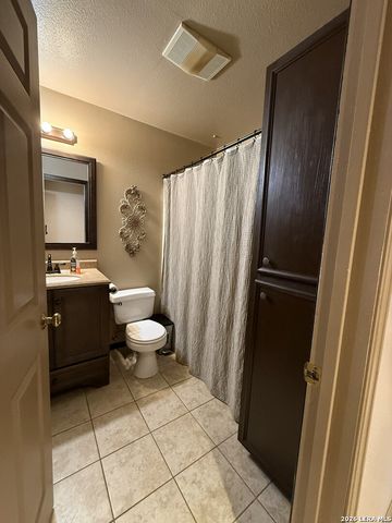 103 MISTY BND, Floresville, TX 78114