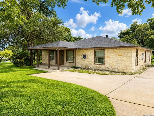 103 MISTY BND, Floresville, TX 78114