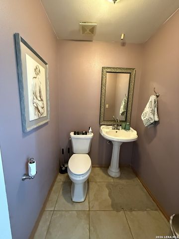 103 MISTY BND, Floresville, TX 78114