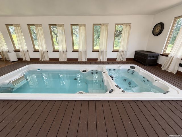 103 MISTY BND, Floresville, TX 78114