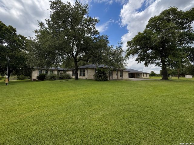 103 MISTY BND, Floresville, TX 78114