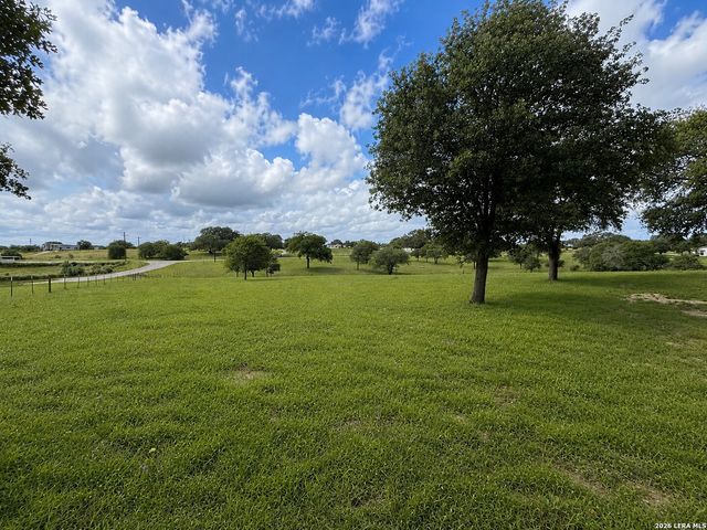 103 MISTY BND, Floresville, TX 78114