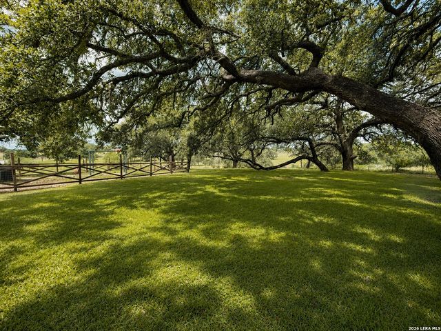 103 MISTY BND, Floresville, TX 78114