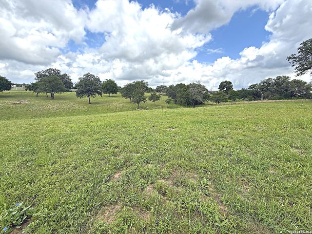 103 MISTY BND, Floresville, TX 78114