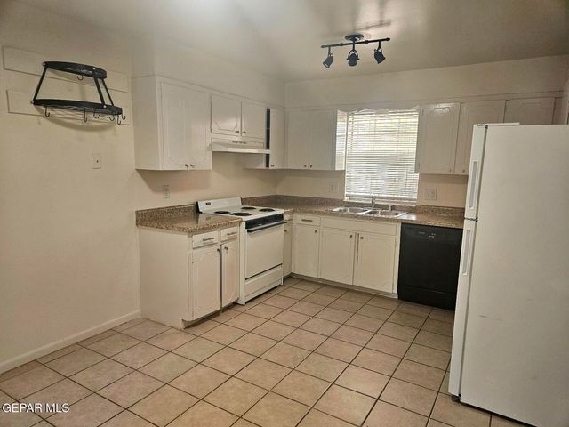 6832 Escondido Drive A, El Paso, TX 79912
