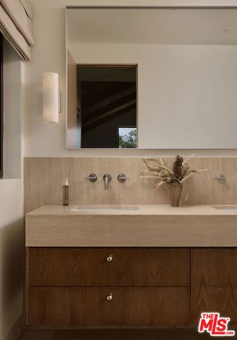 621 Frontenac Avenue, Los Angeles, CA 90065