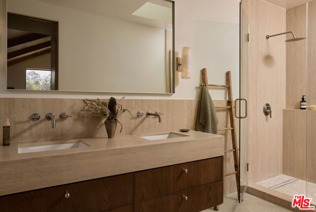 621 Frontenac Avenue, Los Angeles, CA 90065