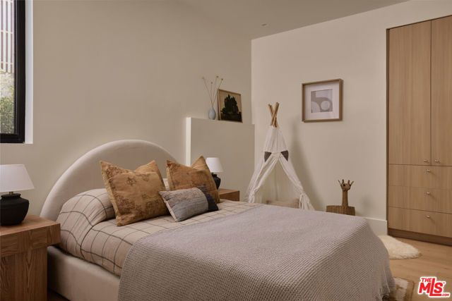 621 Frontenac Avenue, Los Angeles, CA 90065