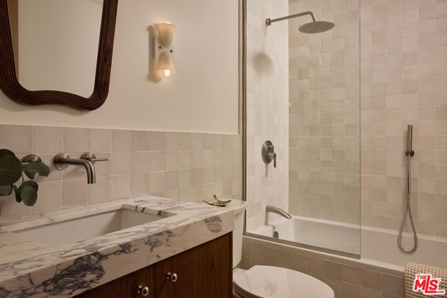 621 Frontenac Avenue, Los Angeles, CA 90065