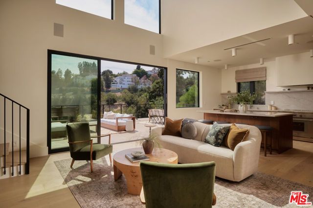 621 Frontenac Avenue, Los Angeles, CA 90065