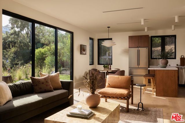 621 Frontenac Avenue, Los Angeles, CA 90065