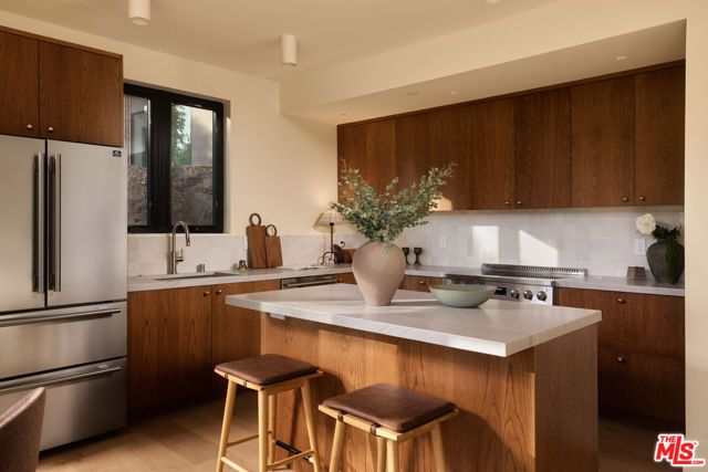 621 Frontenac Avenue, Los Angeles, CA 90065
