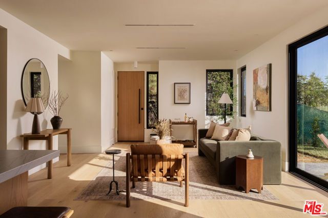 621 Frontenac Avenue, Los Angeles, CA 90065