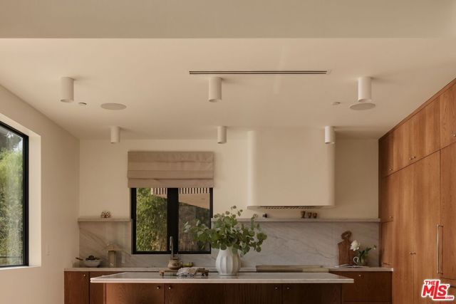 621 Frontenac Avenue, Los Angeles, CA 90065