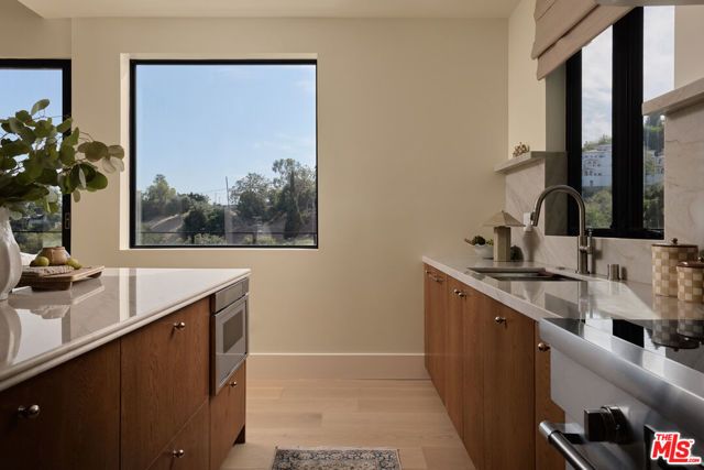 621 Frontenac Avenue, Los Angeles, CA 90065