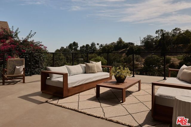 621 Frontenac Avenue, Los Angeles, CA 90065
