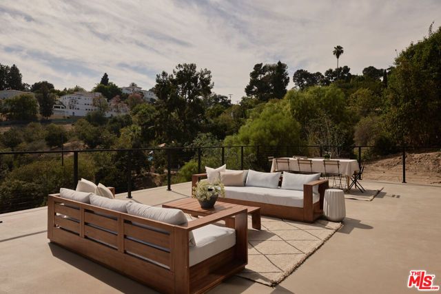 621 Frontenac Avenue, Los Angeles, CA 90065