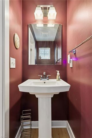 9754 Goldenrod CT, Toano, VA 23168