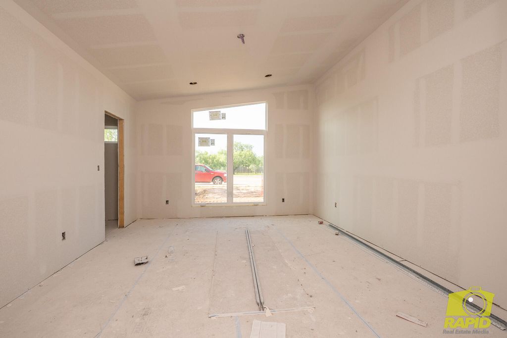 Image 3 of property listing at 326 Lake View Heroes Drive, San Angelo, TX 76903