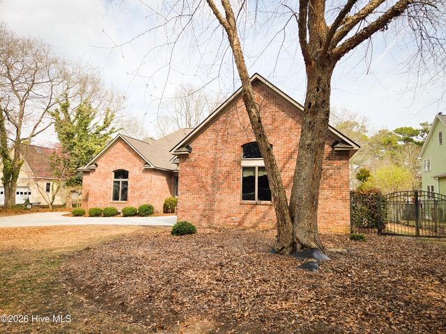 218 Wild Oak Drive, Swansboro, NC 28584