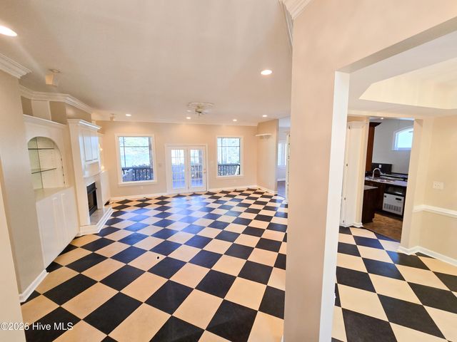 218 Wild Oak Drive, Swansboro, NC 28584