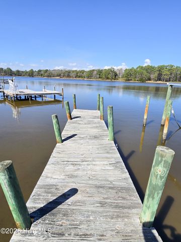 218 Wild Oak Drive, Swansboro, NC 28584