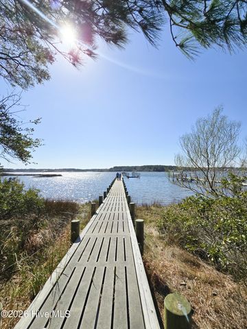 218 Wild Oak Drive, Swansboro, NC 28584