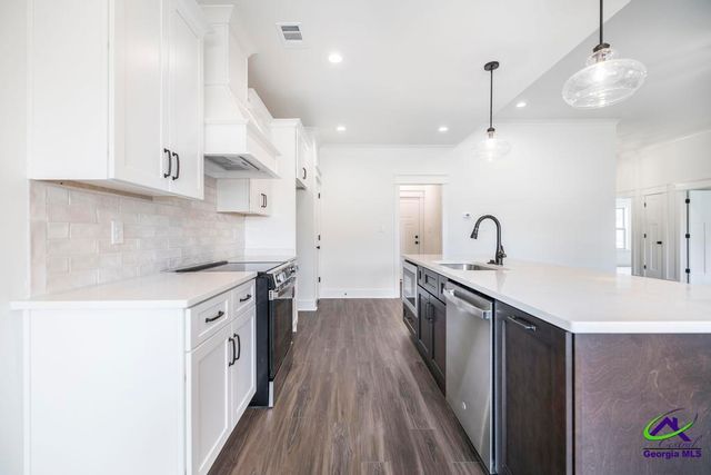 523 Bristleleaf Path, Kathleen, GA 31047