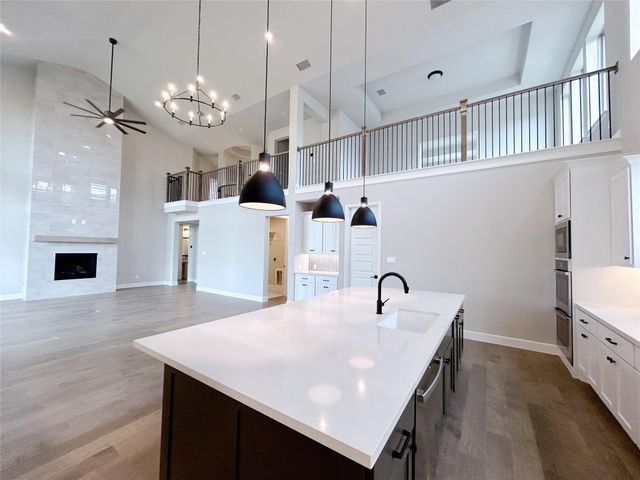 5515 Holly Hollow Lane, Fulshear, TX 77441