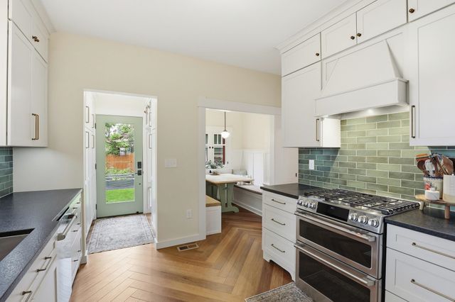 733 E 33rd Ave, Spokane, WA 99203