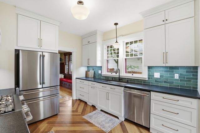 733 E 33rd Ave, Spokane, WA 99203