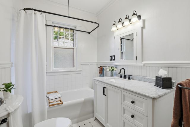 733 E 33rd Ave, Spokane, WA 99203