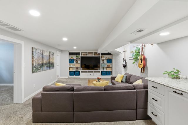 733 E 33rd Ave, Spokane, WA 99203