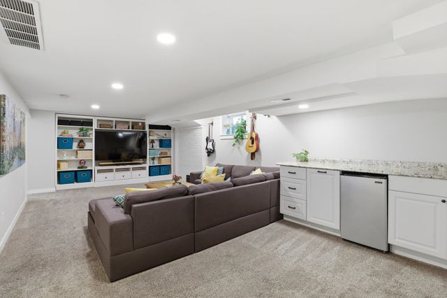 733 E 33rd Ave, Spokane, WA 99203