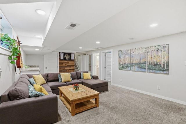 733 E 33rd Ave, Spokane, WA 99203