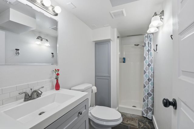 733 E 33rd Ave, Spokane, WA 99203
