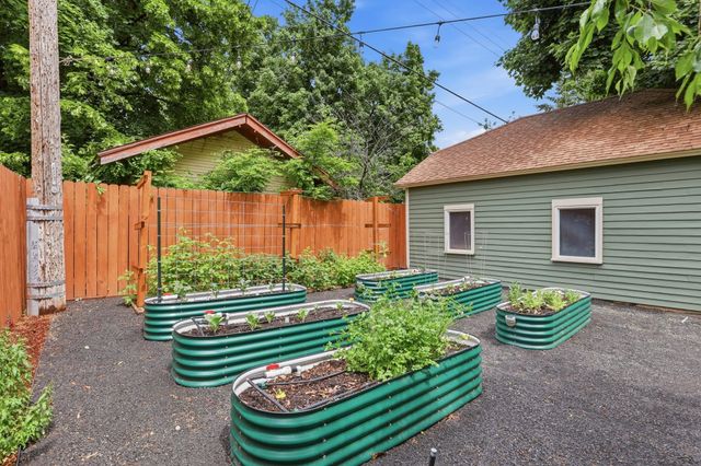 733 E 33rd Ave, Spokane, WA 99203