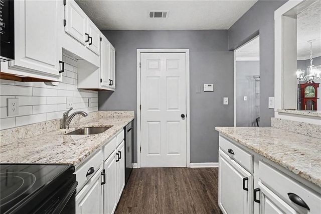 4004 Woodridge Way, Tucker, GA 30084