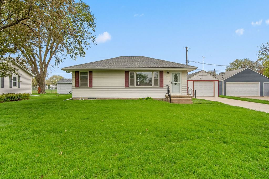 415 School Street, Waukee, IA 50263