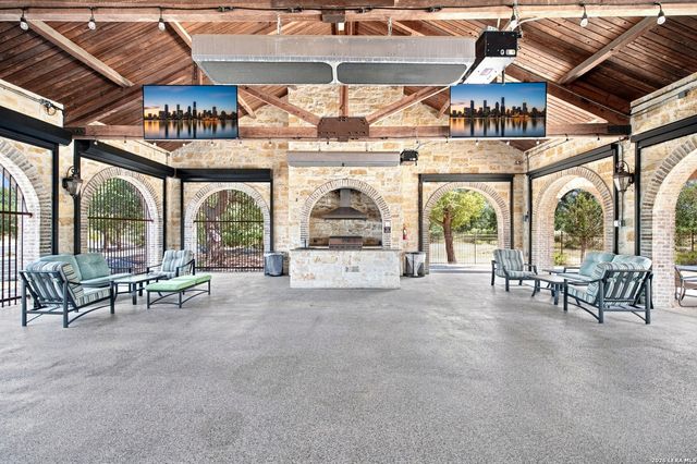 209 FLY LINE TRL, New Braunfels, TX 78132