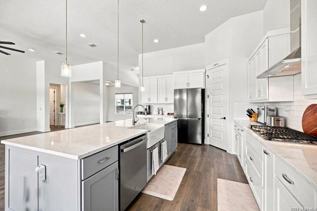 209 FLY LINE TRL, New Braunfels, TX 78132