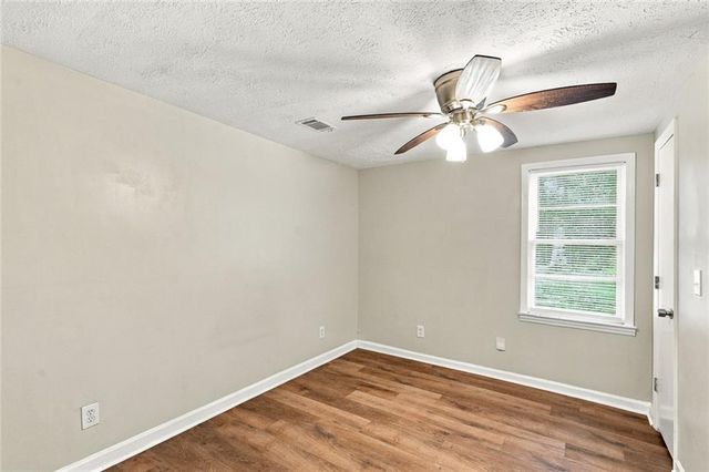 1095 S Burnt Hickory Road, Douglasville, GA 30134